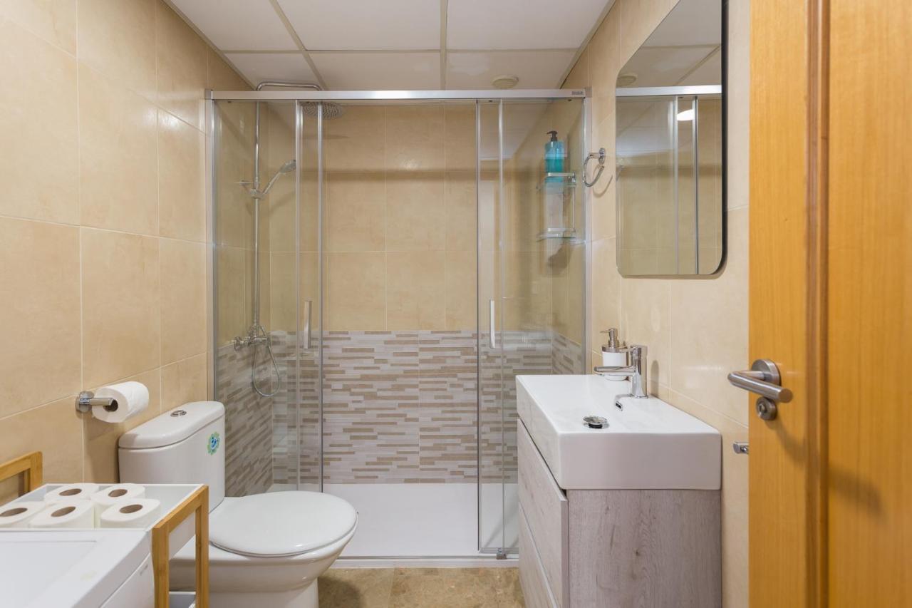 Piso Familiar Cerca Del Centro, Ac Y Wifi Gratis Daire Valensiya Dış mekan fotoğraf