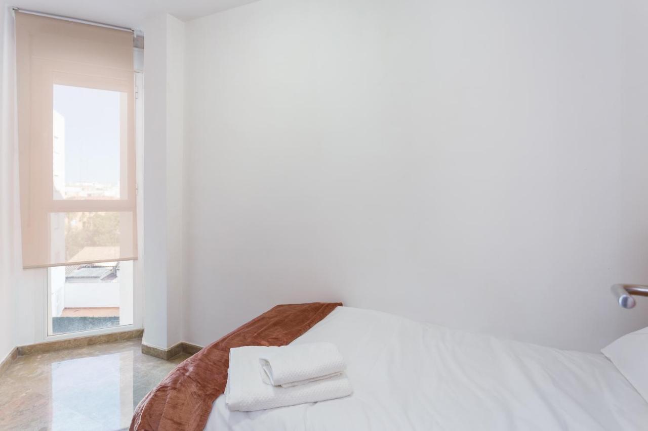 Piso Familiar Cerca Del Centro, Ac Y Wifi Gratis Daire Valensiya Dış mekan fotoğraf